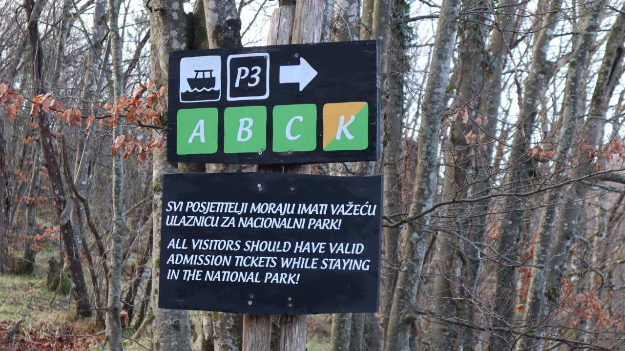 K trail sign